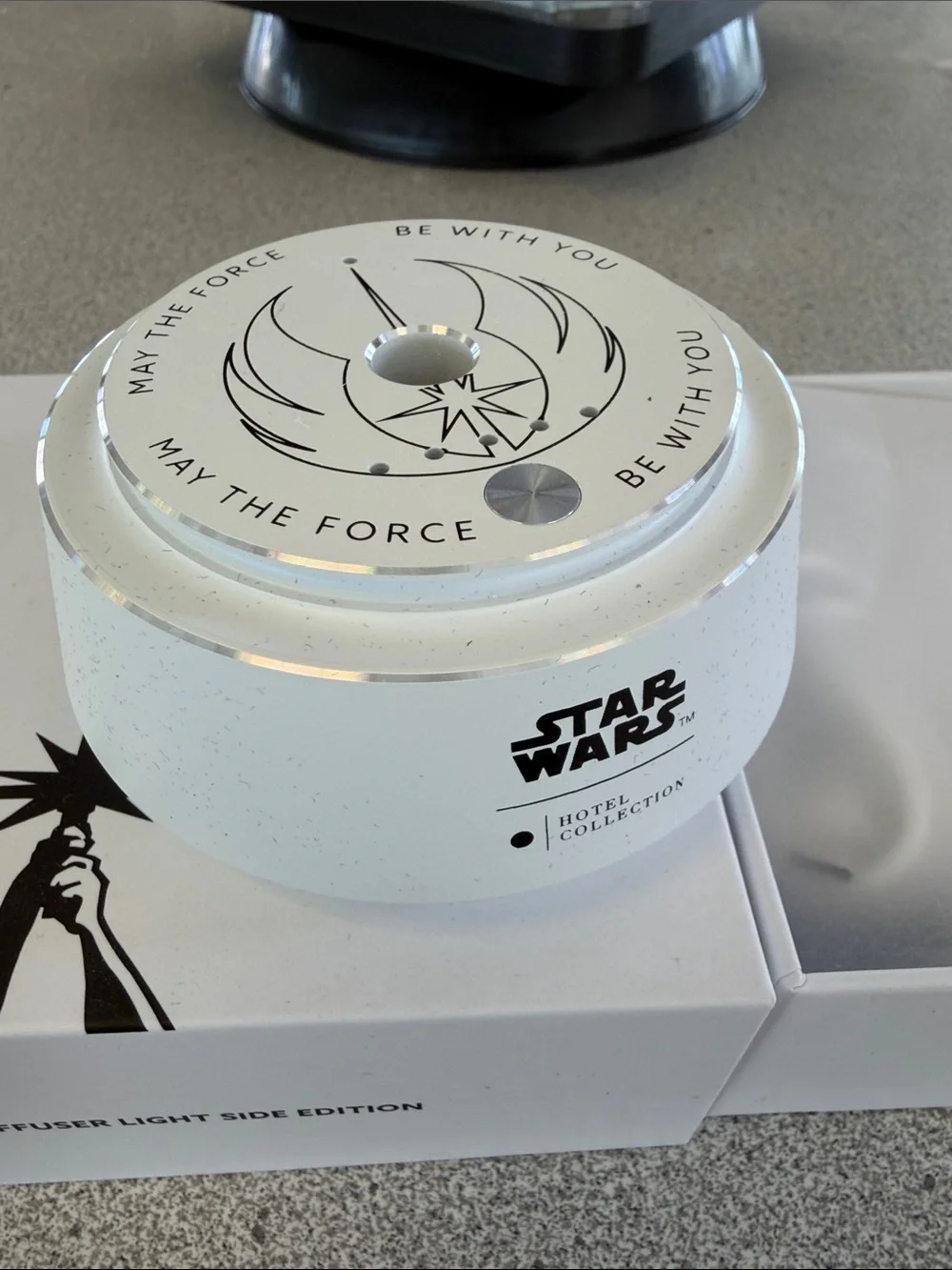 Star Wars White 'May The Force Be With You'  Chauffeur Car Diffuser